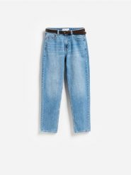 Jeansy mom slim z paskiem - niebieski. Niebieskie jeansy Reserved, bez wzorów. Za 139.99 zł.