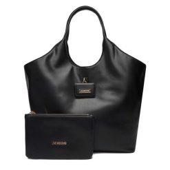 Torebka LOVE MOSCHINO. Czarne torebki klasyczne Love Moschino, bez wzorów, bez dodatków. Za 849.99 zł.