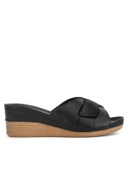 Go Soft Klapki ARC-2309-07 Czarny. Czarne klapki GO SOFT, bez wzorów, ze skóry, bez obcasa. Za 104.99 zł.