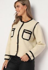 Jasnobeżowy Elegancki Kardigan na Guziki Ozdobiony Lamówką i Nitami Irilanea. Brązowe kardigany Born2be, bez wzorów, z dzianiny. Za 219.99 zł.