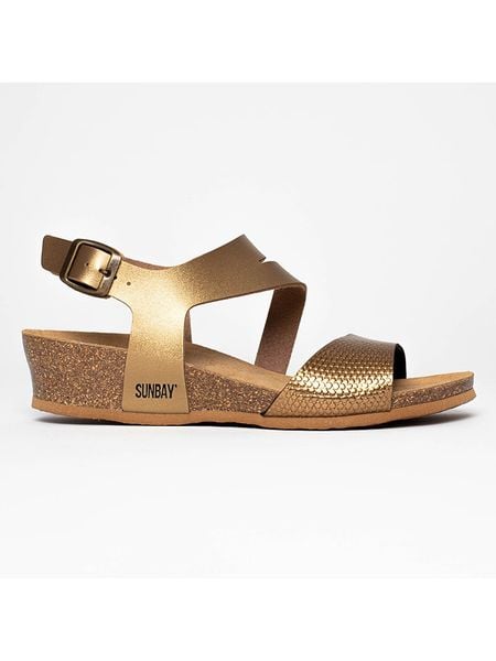 Sunbay Sandały "Cresta" w kolorze złotym koturnie rozmiar: 39. Żółte sandały Sunbay, bez wzorów, z materiału, z otwartym noskiem, bez obcasa, na koturnie, bez zapięcia. Za 212.30 zł.
