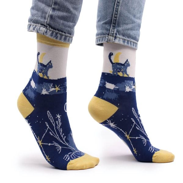 Skarpetki bambusowe Hop Hare - Nocny Kot 36-40. Białe skarpety HAPPY HOP, bez wzorów, z elastanu. Za 29.99 zł.