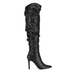 Kozaki DeeZee. Czarne kozaki DeeZee, bez obcasa, na szpilce, bez zapięcia. Za 249.99 zł.