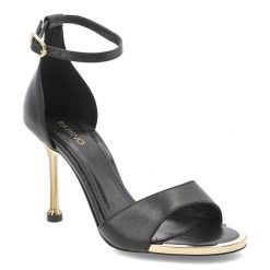 Sandały damskie Karino, cholewka ze skóry naturalnej na smukłej metalicznej szpilce z regulowanym paskiem wokół kostki i minimalistycznym paskiem z p. Czarne sandały Karino, bez wzorów, ze skóry, bez obcasa, na obcasie, bez zapięcia. Za 467.90 zł.