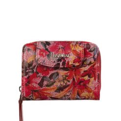 Czerwony damski portfel skórzany BajuBaj – połączenie stylu, jakości i funkcjonalności PD1255s137. Czerwone portfele bez wzorów, ze skóry. Za 169.00 zł.