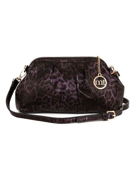 Mia Tomazzi Skórzana torebka "Bainsizza" w kolorze ciemnofioletowym - 30 x 17 x 10 cm rozmiar: onesize. Różowe torby na ramię Mia Tomazzi, bez wzorów, z materiału, na ramię, bez dodatków. Za 217.99 zł.