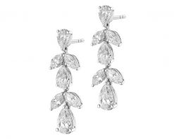 Kolczyki z białego złota z diamentami - 3,21 ct - próba 750. Białe kolczyki Apart, z diamentem, złote. Za 69,990.00 zł.
