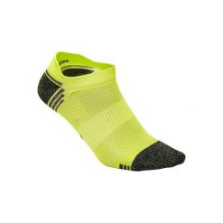 Skarpetki do chodzenia WS 500 Fresh Invisible zielone. Żółte skarpety NEWFEEL, bez wzorów, z elastanu. Za 14.99 zł.