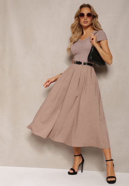 Ciemnobeżowa Sukienka o Rozkloszowanym Kroju z Krótkim Rękawem i Paskiem z Ekoskóry Frinna. Brązowe sukienki Renee, na co dzień, bez wzorów, eleganckie, bez kołnierzyka, bez ramiączek, midi, rozkloszowane. Za 229.99 zł.
