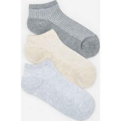 Stopki z bawełny organicznej 3 pack - Jasny szary. Szare skarpety Reserved, bez wzorów, z bawełny. Za 24.99 zł.