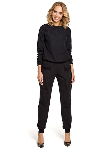 Made of emotion Spodnie w kolorze czarnym rozmiar: L. Czarne spodnie dresowe Made Of Emotion, l, bez wzorów, z dresówki. Za 109.00 zł.