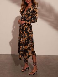 Milan Kiss Sukienka w kolorze czarnym rozmiar: M. Czarne sukienki Milan Kiss, na co dzień, m, bez wzorów, bez kołnierzyka, bez ramiączek, midi, proste. Za 165.99 zł.