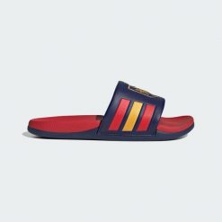 Klapki Adilette Comfort 2.0 Hiszpania. Czerwone klapki Adidas, bez wzorów, bez obcasa. Za 219.00 zł.