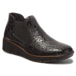 RIEKER 53790-45 Czarny. Czarne botki Rieker, bez wzorów, ze skóry ekologicznej, bez obcasa, bez zapięcia. Za 249.99 zł.