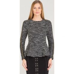 BLUZKA GUESS. Białe bluzki Guess, l, z aplikacjami, bez kołnierzyka, bez ramiączek. Za 184.50 zł.