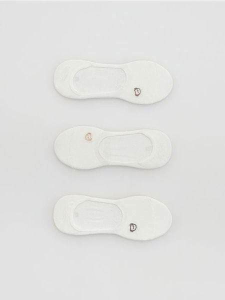 Stopki z nadrukiem 3 pack - złamana biel. Skarpety Reserved, bez wzorów. Za 39.99 zł.