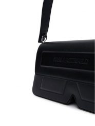 KARL LAGERFELD Torebka B2W30262 Czarny. Czarne torebki klasyczne KARL LAGERFELD, bez wzorów, ze skóry, bez dodatków. Za 1,499.00 zł.