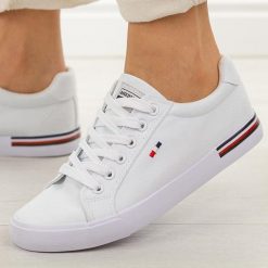 Białe trampki damskie American Club Lh115. Białe trampki American CLUB, bez wzorów, z jeansu, bez zapięcia. Za 99.00 zł.