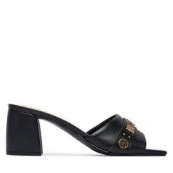 Klapki Guess. Czarne klapki Guess, z aplikacjami, bez obcasa. Za 549.99 zł.