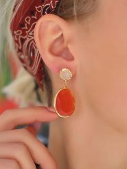 L'Atelier de Gaia Pozłacane kolczyki-wkrętki z kocim okiem i kamieniami księżycowymi rozmiar: onesize. Białe kolczyki L'Atelier de Gaia, z kamieniem księżycowym, pozłacane. Za 91.77 zł.