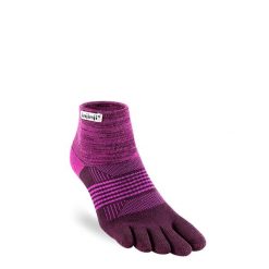 Skarpety do biegania damskie Injinji Trail Midweight Mini-Crew. Fioletowe skarpety Injinji, bez wzorów. Za 70.99 zł.