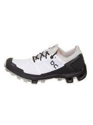 ON RUNNING Buty "Cloudventure Peak 2" w kolorze biało-czarnym do biegania rozmiar: 36,5. Białe obuwie sportowe On Running, bez zapięcia, do biegania. Za 312.58 zł.