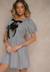 Czarna Retro Sukienka w Kratkę Vichy o Rozkloszowanym Kroju z Wiązaniem Temarea. Czarne sukienki Renee, na co dzień, l, bez wzorów, z jeansu, eleganckie, bez kołnierzyka, bez ramiączek, mini, kopertowe. Za 64.99 zł.