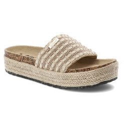 Beżowe Klapki Lee Cooper Modne Obuwie Damskie. Brązowe klapki Lee Cooper, bez wzorów, z jeansu, bez obcasa. Za 119.00 zł.