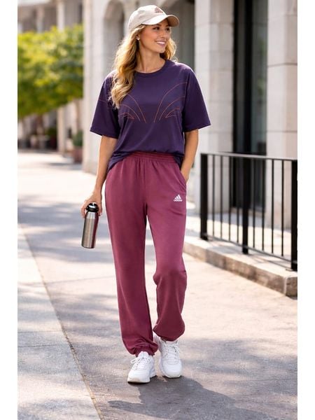 Adidas Koszulka w kolorze fioletowym rozmiar: XL. Fioletowe bluzki Adidas, xl, bez wzorów, z bawełny, bez kołnierzyka, bez ramiączek. Za 129.95 zł.