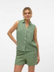 Vero Moda Bluzka w kolorze zielonym rozmiar: XS. Zielone bluzki Vero Moda, xs, bez wzorów, bez kołnierzyka, bez ramiączek. Za 43.99 zł.