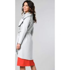 Płaszcz w kolorze szarym. Szare płaszcze Jesienny butik, xs, bez wzorów, z bawełny, bez kaptura. W wyprzedaży za 119.95 zł.