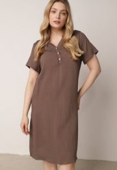 Brązowa Wiskozowa Sukienka o Pudełkowym Kroju z Dekoltem V z Guzikami Berborin. Brązowe sukienki Born2be, do pracy, l, bez wzorów, z jeansu, klasyczne, bez kołnierzyka, plus size, bez ramiączek, midi, proste. Za 79.99 zł.