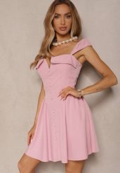 Różowa Sukienka o Rozkloszowanym Kroju na Ramiączkach z Ozdobnym Dekoltem Salaviel. Czerwone sukienki Renee, na co dzień, m, bez wzorów, eleganckie, bez kołnierzyka, bez ramiączek, mini, kopertowe. W wyprzedaży za 127.99 zł.