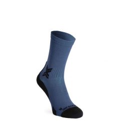 Skarpety biegowe X-Socks Run Discover Crew. Niebieskie skarpety X Socks, bez wzorów. Za 78.99 zł.