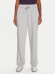 Adidas Spodnie dresowe Holiday 3-Stripes Fleece JM1888 Szary Loose Fit. Szare spodnie dresowe Adidas, l, bez wzorów, z bawełny. Za 259.99 zł.