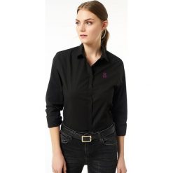 Jimmy Sanders koszula damska M czarna. Czarne koszule Jimmy Sanders, m, bez wzorów, klasyczne, bez kołnierzyka, bez ramiączek. Za 169.00 zł.