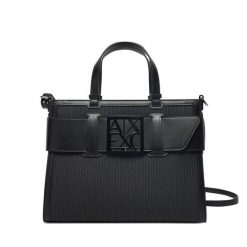 Torebka Armani Exchange. Czarne torebki klasyczne Armani Exchange, bez wzorów, bez dodatków. Za 639.99 zł.