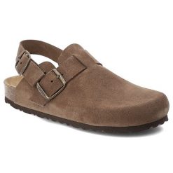 Sandały damskie Yokono, cholewka ze skóry naturalnej zamszowej z zabudowanym przodem paskiem z regulacją, brązowe, Zueco-600 Ser Lodo. Brązowe sandały Yokono, bez wzorów, ze skóry, bez obcasa, bez zapięcia. Za 269.00 zł.