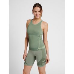 Damski tank top Hummel TE Christel. Zielone koszulki sportowe Hummel, bez wzorów, z dzianiny, bez ramiączek, na fitness i siłownię. Za 129.50 zł.