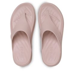 Japonki Crocs. Czerwone klapki Crocs, bez wzorów, bez obcasa. Za 179.99 zł.
