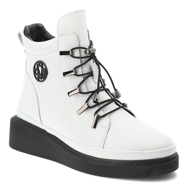 Botki damskie Filippo, płaskie i codzienne ze skóry naturalnej, białe, DBT7416-25-WH. Białe botki Filippo, na zimę, bez wzorów, ze skóry, bez obcasa, na płaskiej podeszwie, bez zapięcia. Za 229.00 zł.