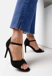 Czarne Sandały Prisertise. Czarne sandały Born2be, z aplikacjami, ze skóry, wizytowe, bez obcasa, na obcasie, bez zapięcia. Za 109.99 zł.