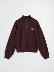 Bluza half-zip z haftowanym napisem z bawełną - czerwony. Czerwone bluzy Sinsay, l, bez wzorów, z bawełny, bez kaptura. Za 49.99 zł.