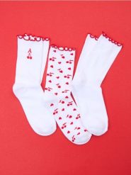 Skarpetki 3 pack - kremowy. Białe skarpety Sinsay, bez wzorów. Za 12.99 zł.