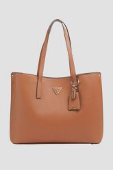GUESS Brązowa shopperka damska Meridian. Brązowe shopper Guess, z aplikacjami, ze skóry ekologicznej, duże, bez dodatków. W wyprzedaży za 599.99 zł.