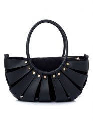 Lucky Bees Torebka "Ingrid" w kolorze czarnym - 35 x 18 x 15 cm rozmiar: onesize. Czarne torebki klasyczne Lucky Bees, bez wzorów, z materiału, bez dodatków. Za 138.45 zł.