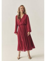 TATUUM Sukienka "Ida" w kolorze czerwonym rozmiar: 42. Czerwone sukienki Tatuum, bez wzorów, bez kołnierzyka, bez ramiączek, midi. Za 217.23 zł.