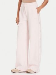 Guess Spodnie dresowe V5BB12 KCX22 Różowy Wide Leg. Czerwone spodnie dresowe Guess, xl, z aplikacjami, z dresówki. Za 479.99 zł.