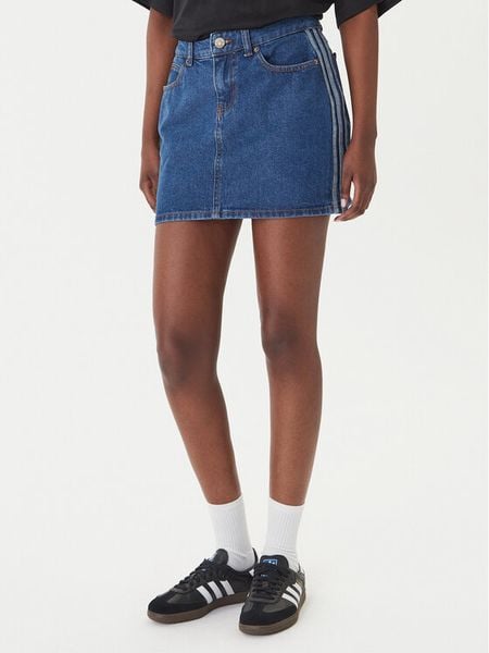 Adidas Spódnica jeansowa 3-Stripes KD2901 Niebieski Regular Fit. Niebieskie spódnice Adidas, bez wzorów, z bawełny. Za 179.99 zł.