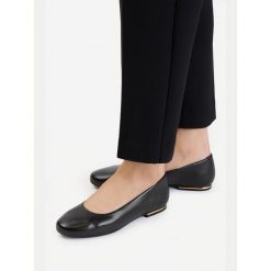 Baleriny Lasocki. Czarne baleriny Lasocki, bez wzorów, bez obcasa. Za 149.99 zł.
